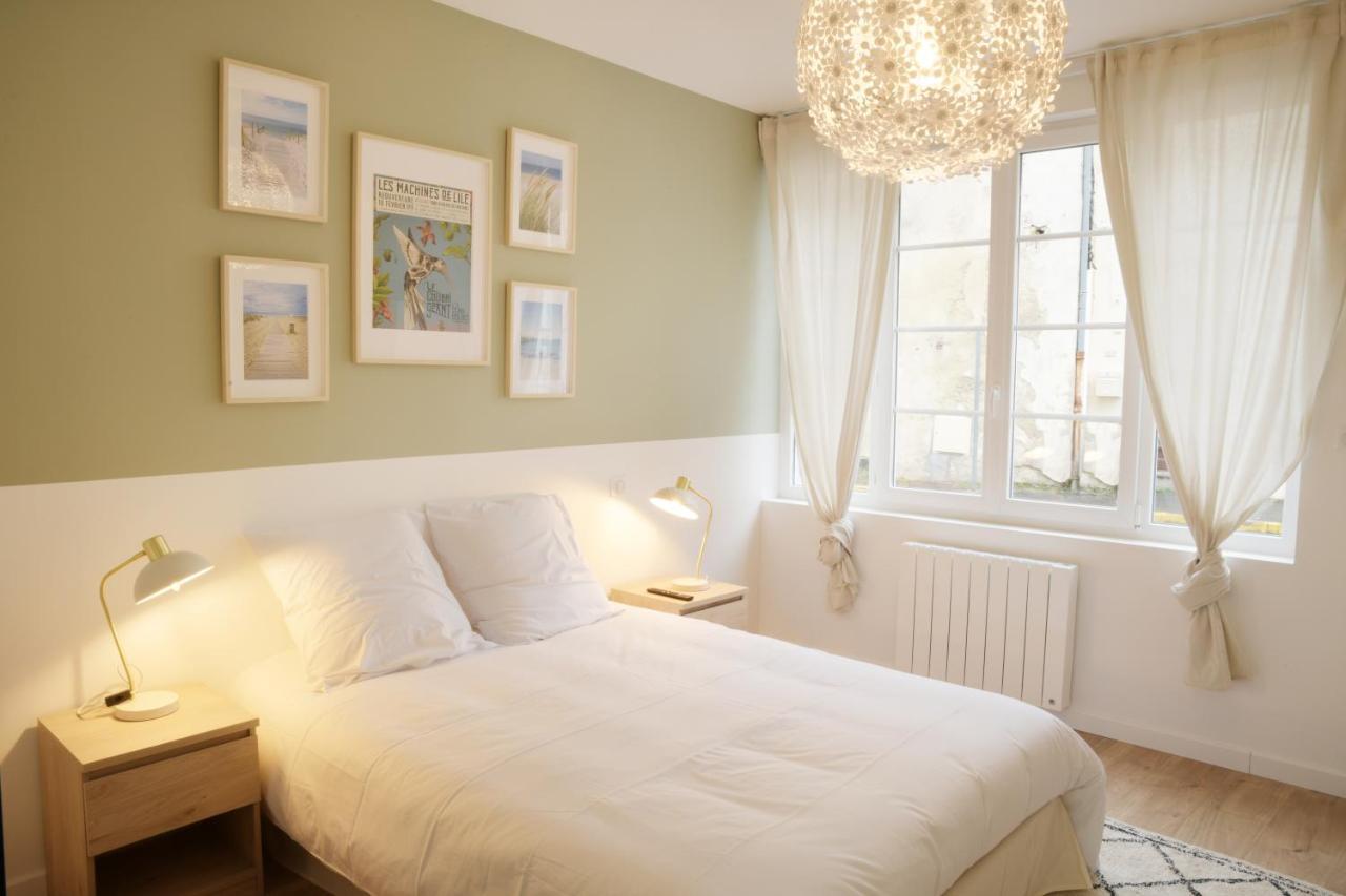 T2 Avec Verriere Situe En Hyper Centre Avec Wifi, Linge, Draps, Savons Et Serviettes Fournis Κονιάκ Εξωτερικό φωτογραφία