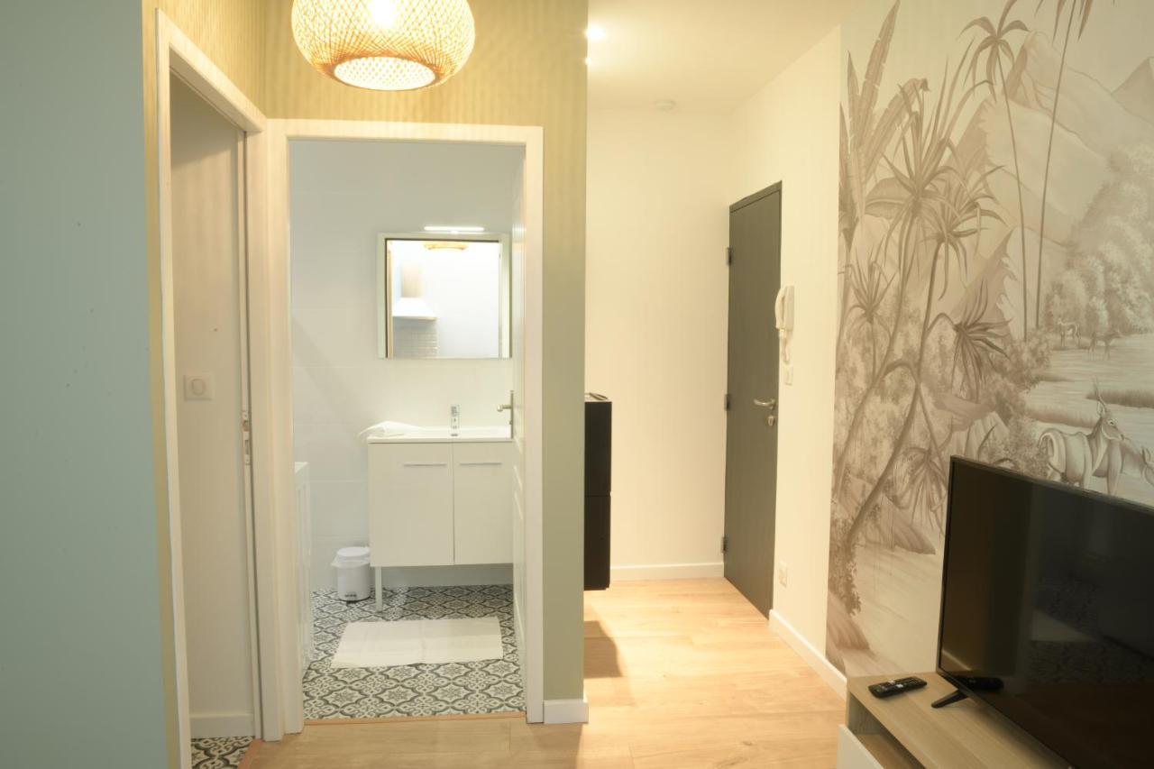 T2 Avec Verriere Situe En Hyper Centre Avec Wifi, Linge, Draps, Savons Et Serviettes Fournis Κονιάκ Εξωτερικό φωτογραφία