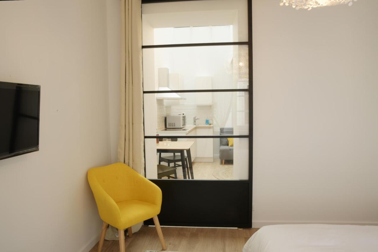 T2 Avec Verriere Situe En Hyper Centre Avec Wifi, Linge, Draps, Savons Et Serviettes Fournis Κονιάκ Εξωτερικό φωτογραφία